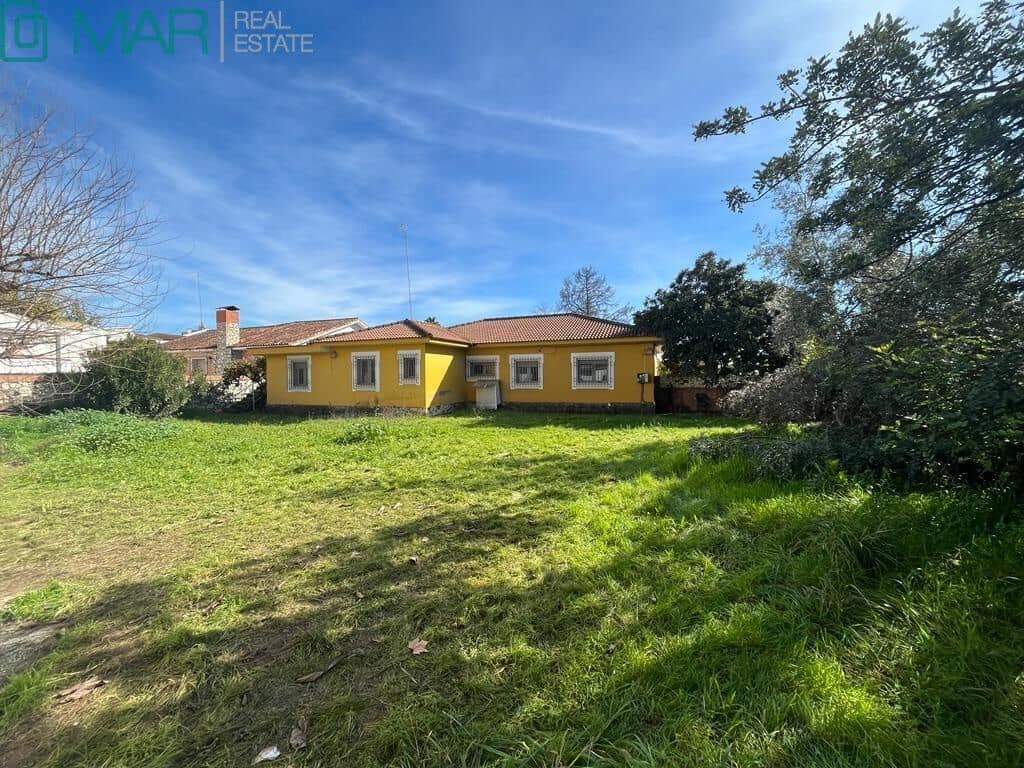 5 bedroom Villa for sale in Cordoba city with pool garage - € 695,000 (Ref: 9901480)