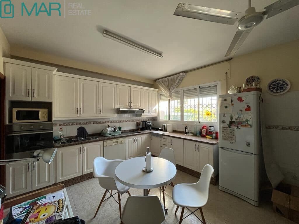 5 bedroom Villa for sale in Cordoba city with pool garage - € 695,000 (Ref: 9901480)