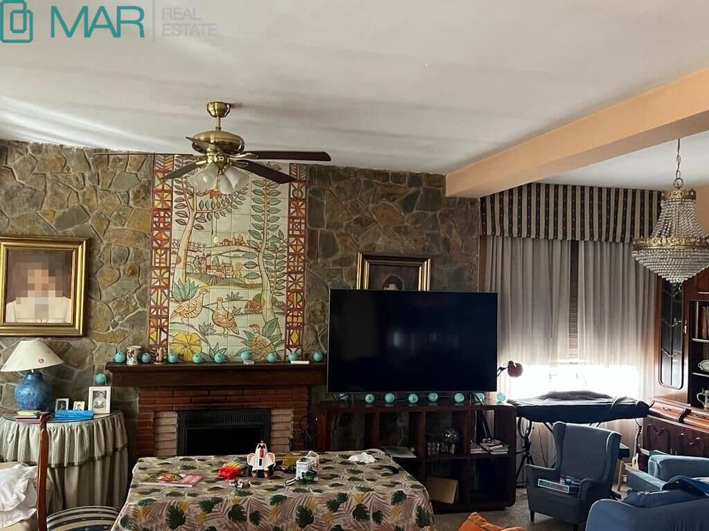 5 bedroom Villa for sale in Cordoba city with pool garage - € 695,000 (Ref: 9901480)