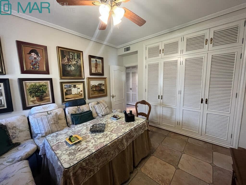 5 bedroom Villa for sale in Cordoba city with pool garage - € 695,000 (Ref: 9901480)