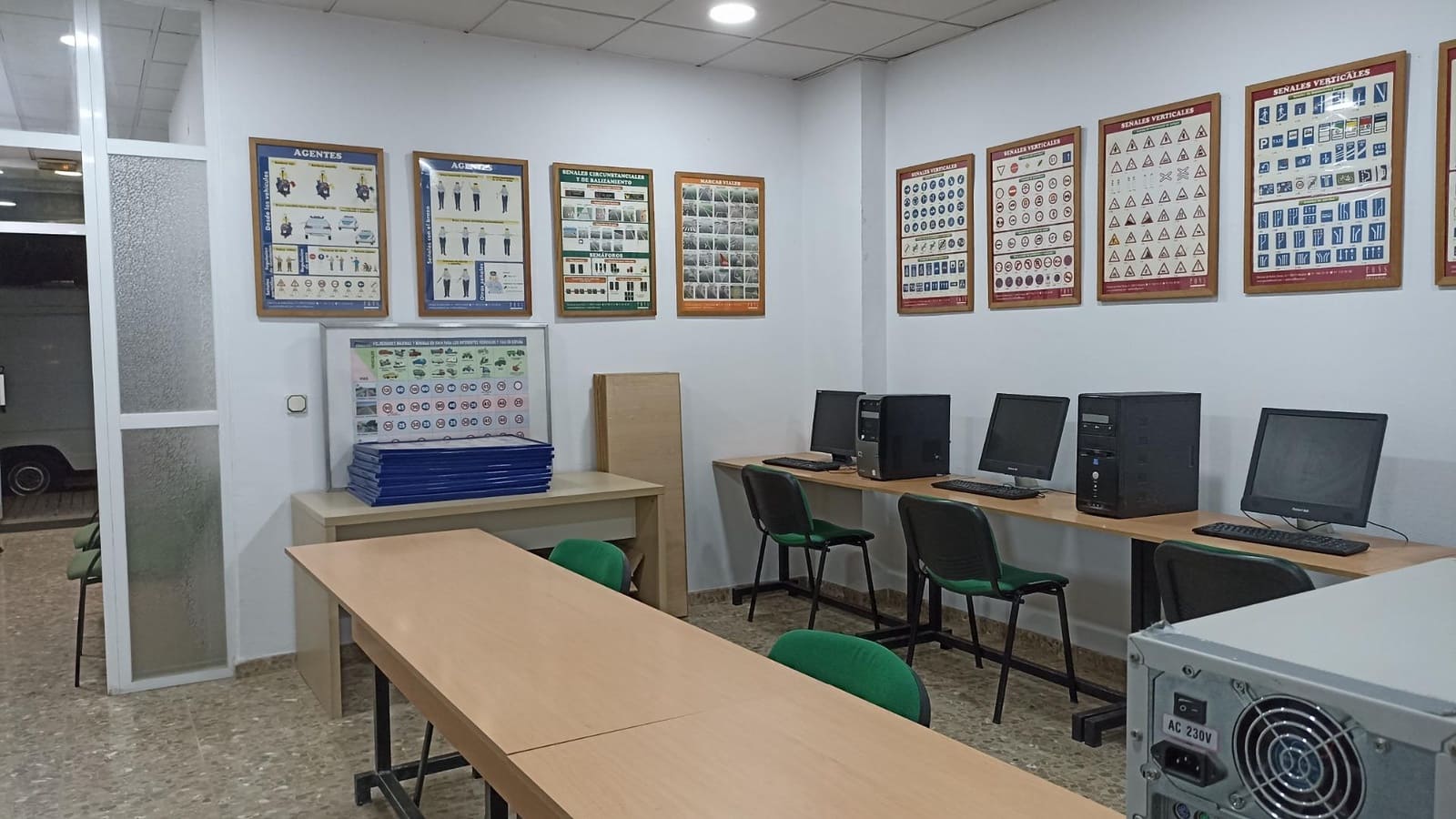 Gewerbe zu verkaufen in Cordoba Stadt - 85.000 € (Ref: 9901481)