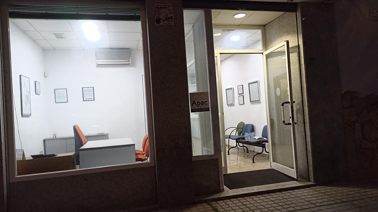 Gewerbe zu verkaufen in Cordoba Stadt - 85.000 € (Ref: 9901481)
