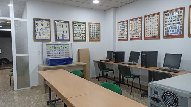 Gewerbe zu verkaufen in Córdoba Stadt - 85.000 € (Ref: 9901481)