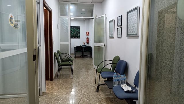 Gewerbe zu verkaufen in Córdoba Stadt - 85.000 € (Ref: 9901481)
