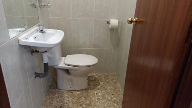 Gewerbe zu verkaufen in Córdoba Stadt - 85.000 € (Ref: 9901481)