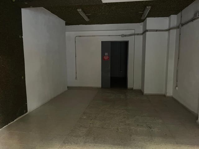 Erhverv til salg i Ciudad Jardín, Córdoba by - € 65.000 (Ref: 9901482)