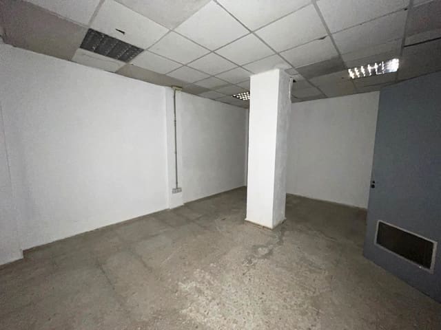 Erhverv til salg i Ciudad Jardín, Córdoba by - € 65.000 (Ref: 9901482)