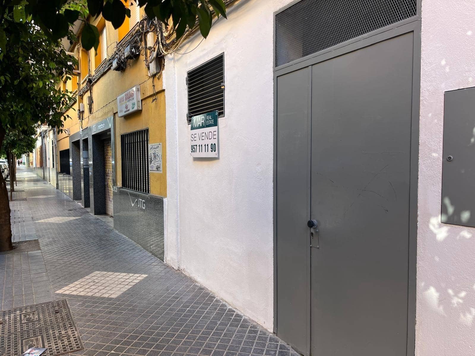 Erhverv til salg i Cordoba by - € 65.000 (Ref: 9901482)