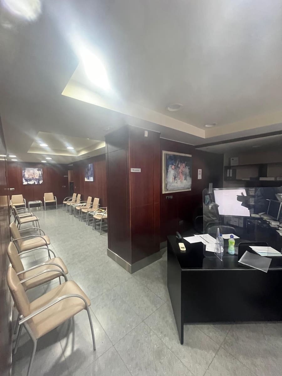 Local Comercial en Córdoba ciudad en alquiler - 1.750 € (Ref: 9901484)