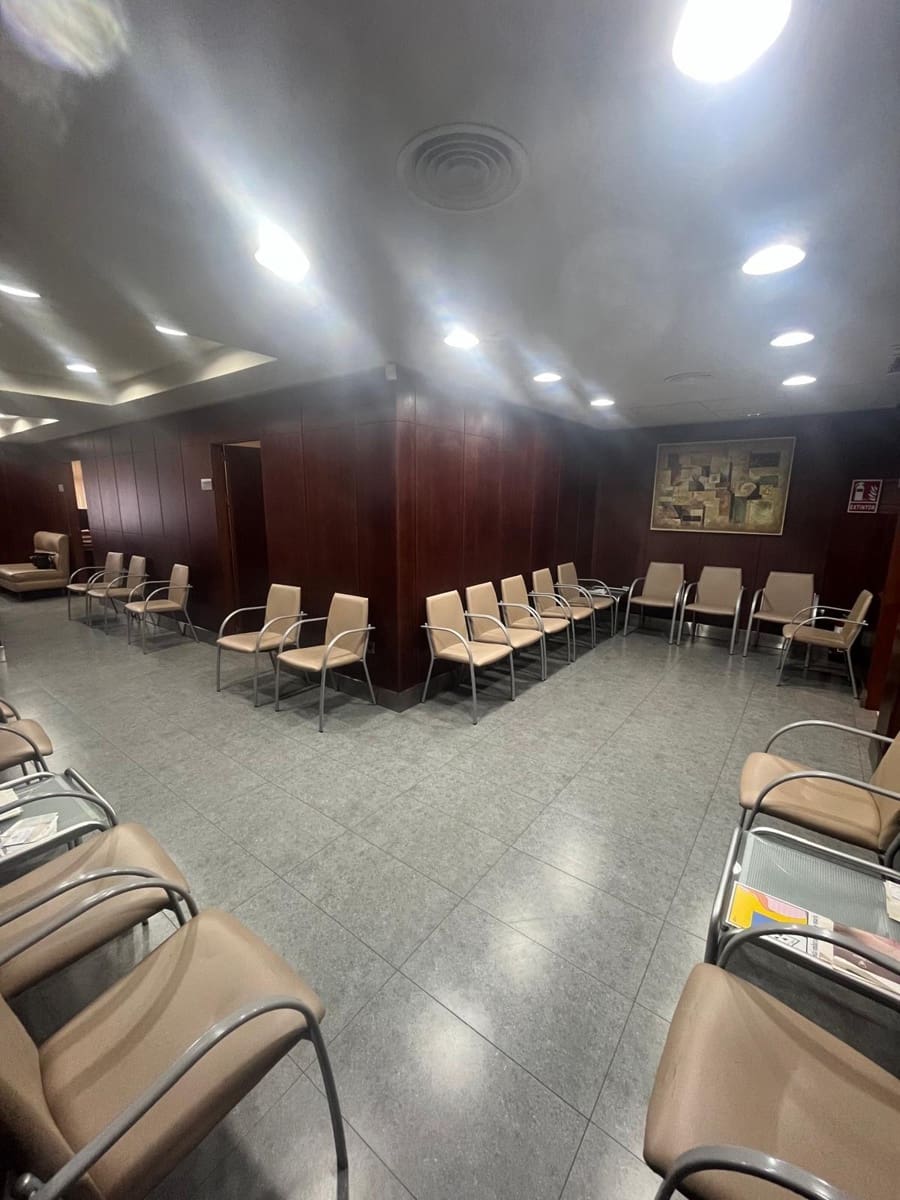 Local Comercial en Córdoba ciudad en alquiler - 1.750 € (Ref: 9901484)