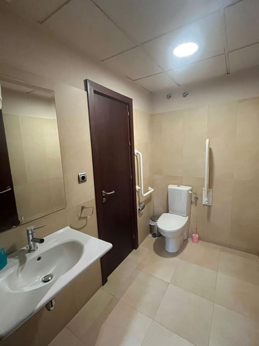 Local Comercial en Córdoba ciudad en alquiler - 1.750 € (Ref: 9901484)