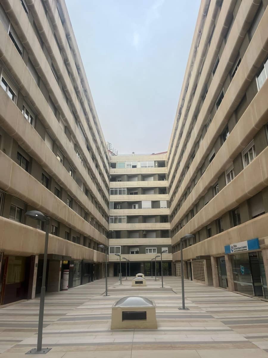Local Comercial en Córdoba ciudad en alquiler - 1.750 € (Ref: 9901484)