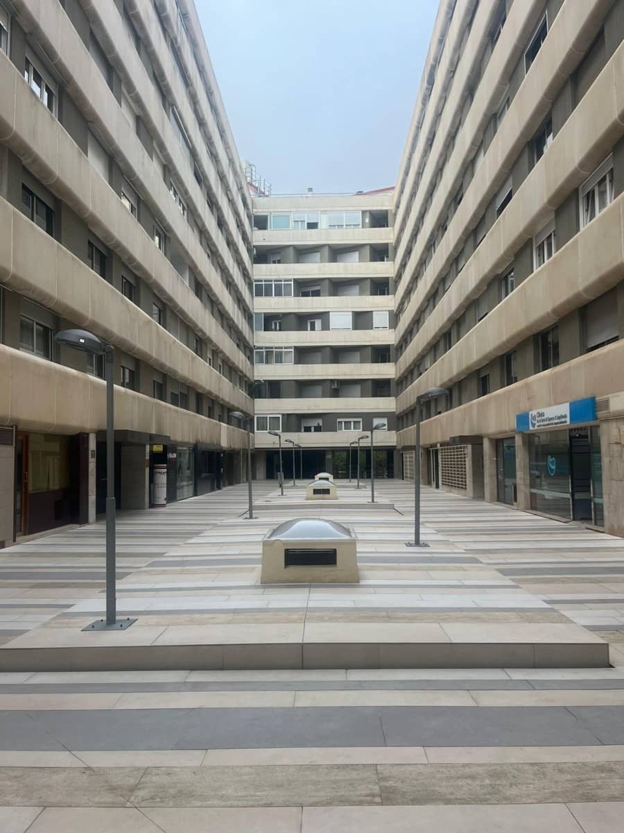 Local Comercial en Córdoba ciudad en alquiler - 1.750 € (Ref: 9901484)