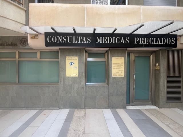 Local Comercial en Centro, Córdoba ciudad en alquiler - 1.750 € (Ref: 9901484)