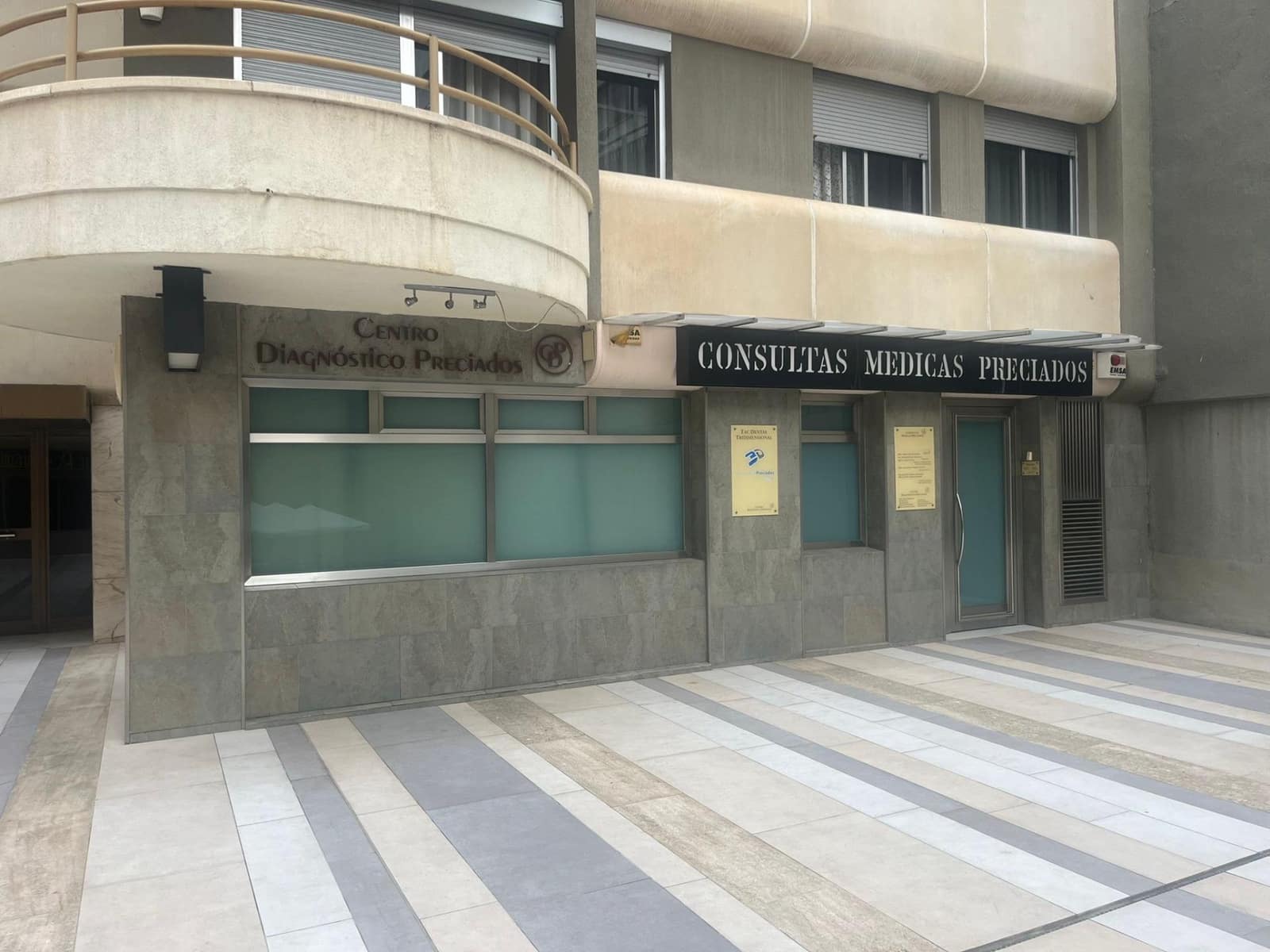 Local Comercial en Córdoba ciudad en alquiler - 1.750 € (Ref: 9901484)