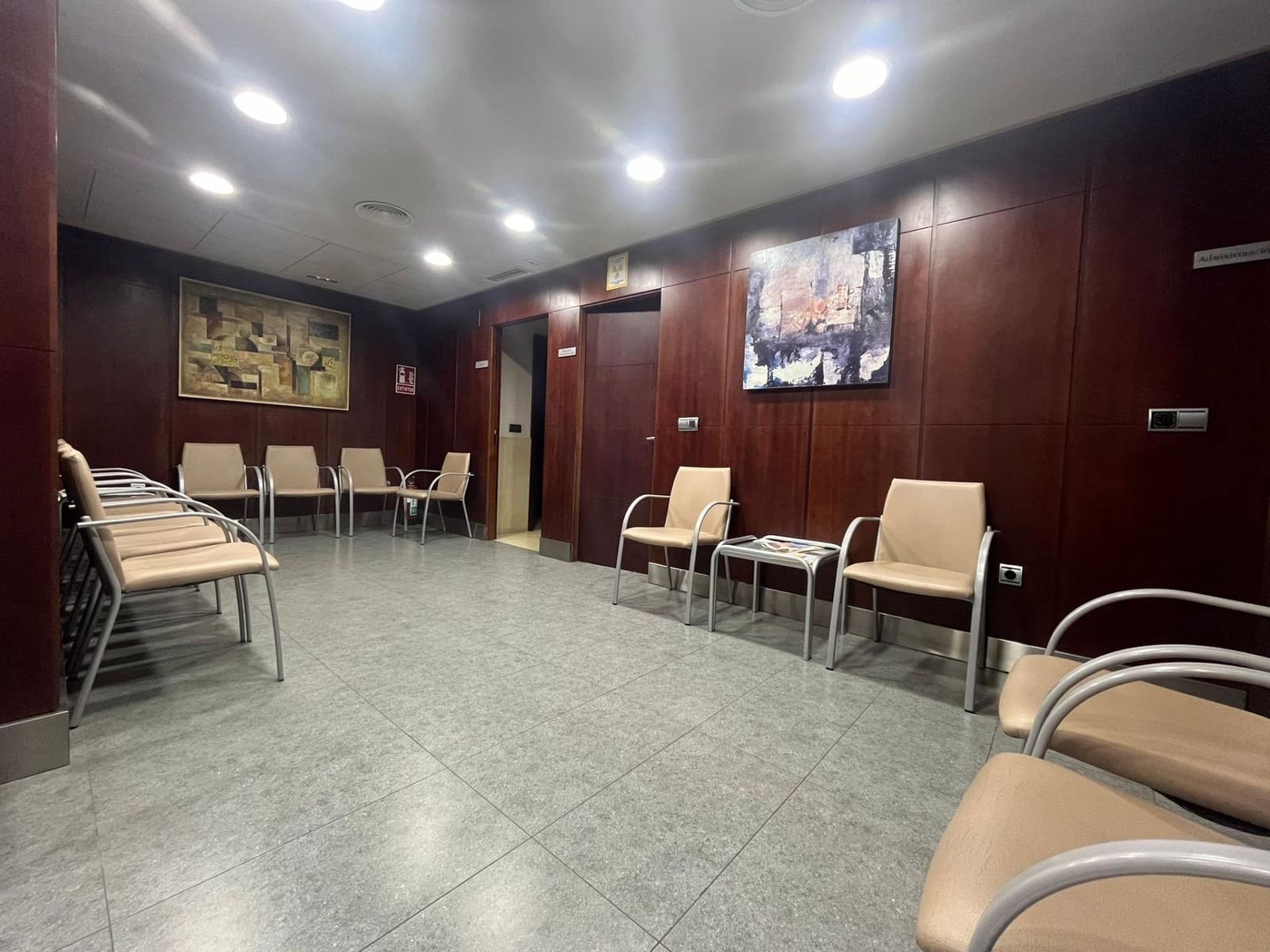 Local Comercial en Córdoba ciudad en alquiler - 1.750 € (Ref: 9901484)