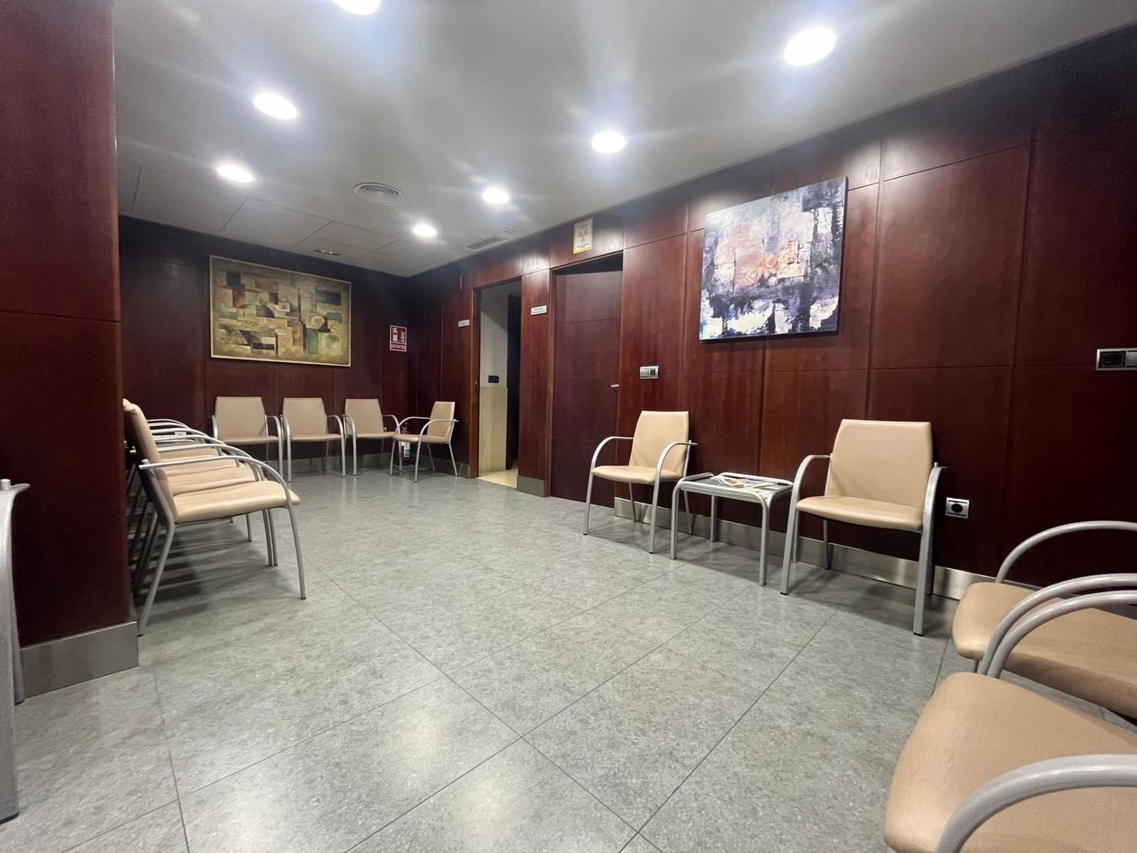 Local Comercial en Córdoba ciudad en alquiler - 1.750 € (Ref: 9901484)