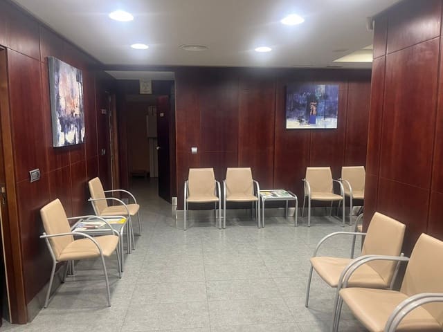 Local Comercial en Centro, Córdoba ciudad en alquiler - 1.750 € (Ref: 9901484)
