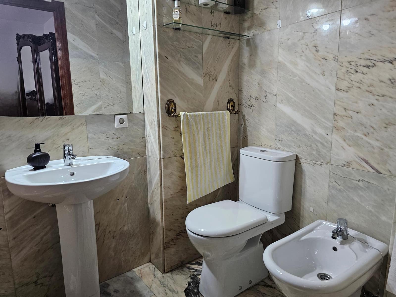 10 bedroom Apartment for sale in Cordoba city - € 649,000 (Ref: 9901487)