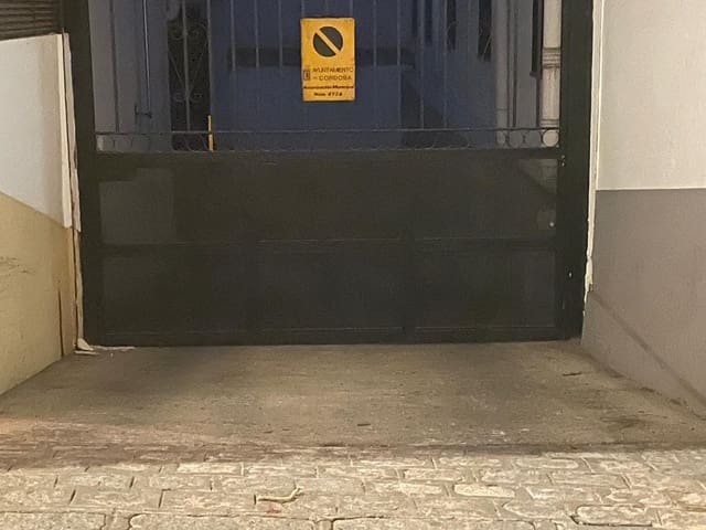 Garage for rent in Ollerías, Córdoba city - € 110 (Ref: 9901489)