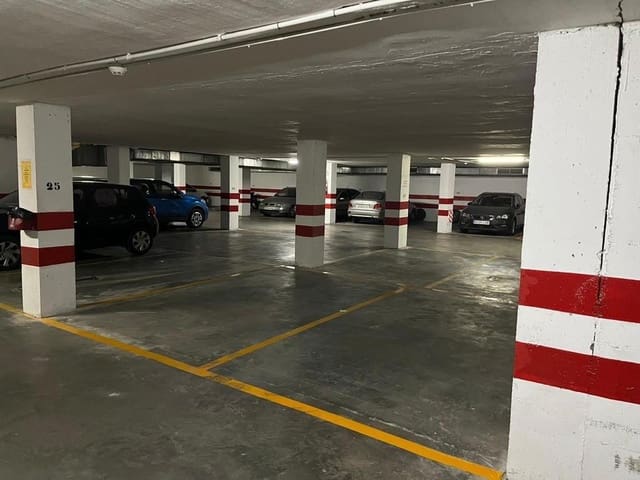 Garage for sale in Huerta de la Reina, Córdoba city - € 22,000 (Ref: 9901492)