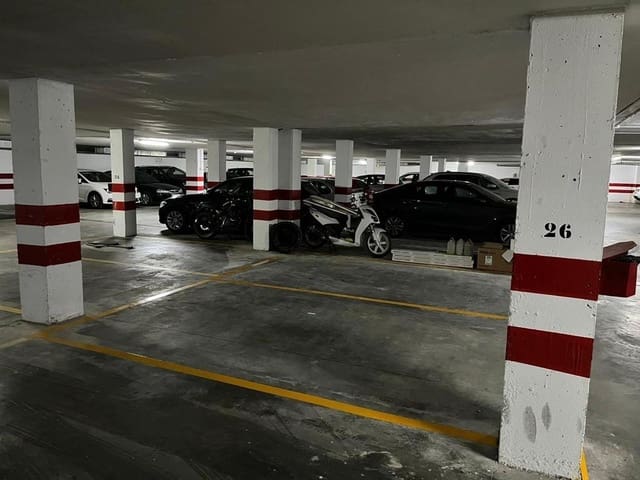 Garage for sale in Huerta de la Reina, Córdoba city - € 22,000 (Ref: 9901492)