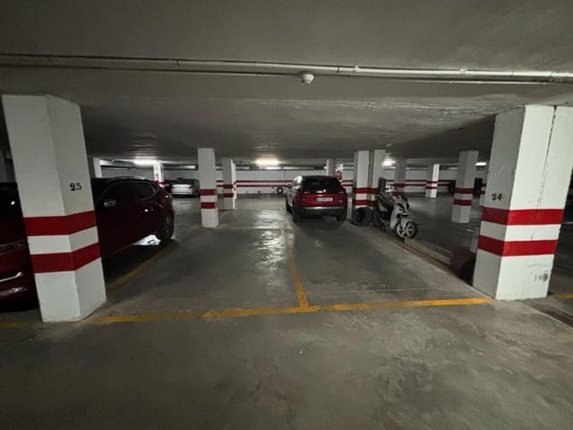 Garage for sale in Huerta de la Reina, Córdoba city - € 22,000 (Ref: 9901492)