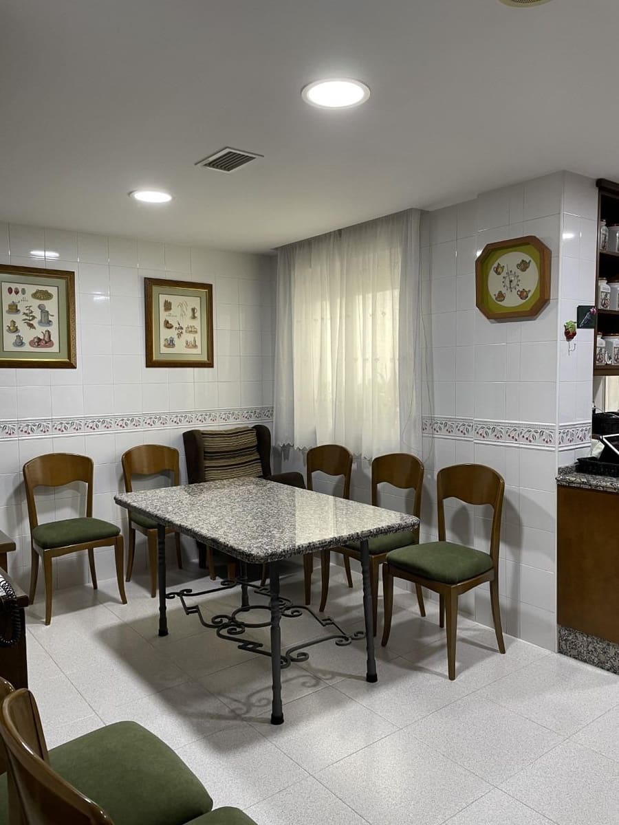 5 soverom Leilighet til salgs i Cordoba by med garasje - € 379 900 (Ref: 9901497)