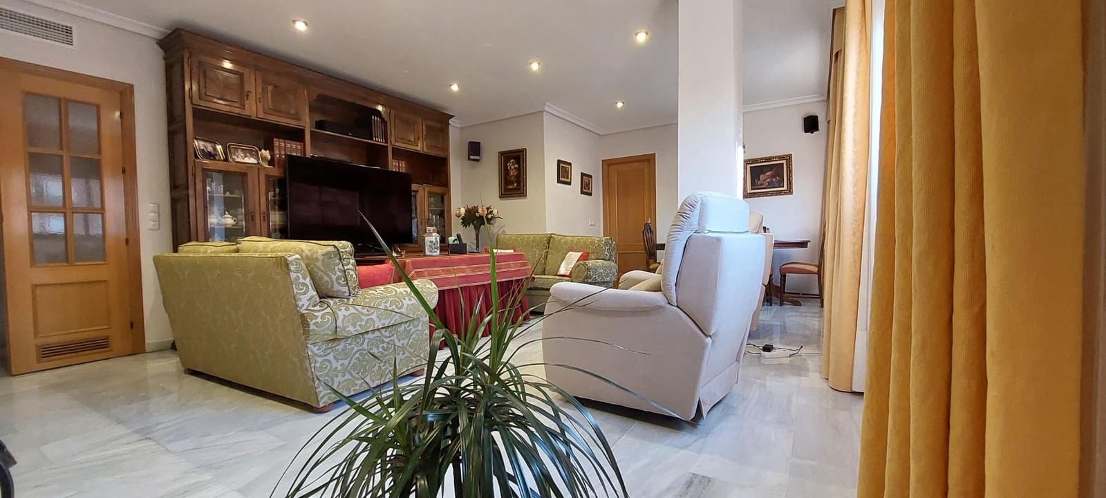 5 soverom Leilighet til salgs i Cordoba by med garasje - € 379 900 (Ref: 9901497)