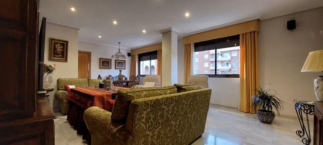 5 soveværelse Lejlighed til salg i Córdoba by med garage - € 379.900 (Ref: 9901497)