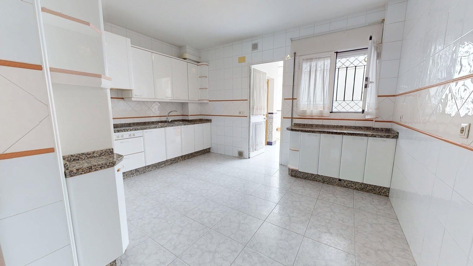 5 quarto Moradia em Banda para venda em Cordova cidade com garagem - 360 000 € (Ref: 9901498)