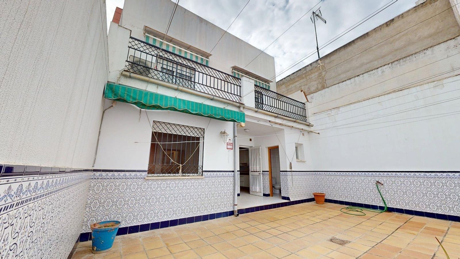 5 quarto Moradia em Banda para venda em Cordova cidade com garagem - 360 000 € (Ref: 9901498)