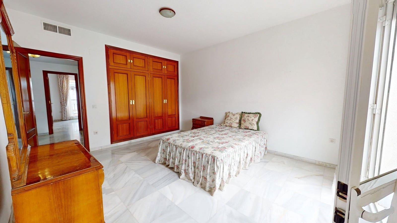 5 quarto Moradia em Banda para venda em Cordova cidade com garagem - 360 000 € (Ref: 9901498)