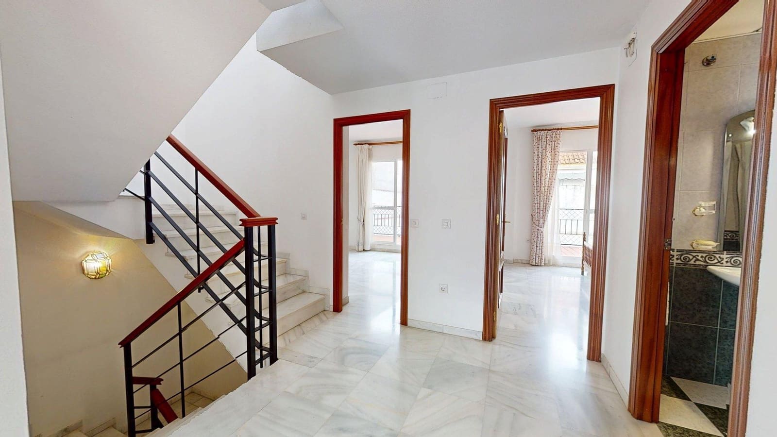 5 quarto Moradia em Banda para venda em Cordova cidade com garagem - 360 000 € (Ref: 9901498)