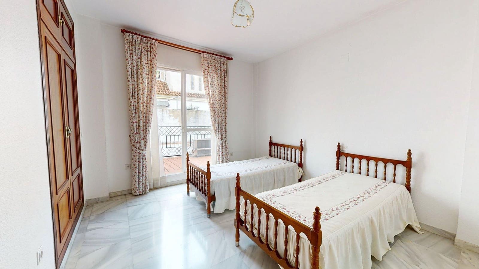 5 quarto Moradia em Banda para venda em Cordova cidade com garagem - 360 000 € (Ref: 9901498)