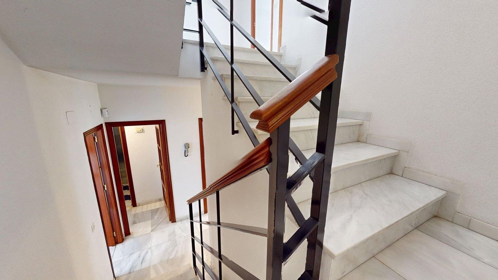 5 quarto Moradia em Banda para venda em Cordova cidade com garagem - 360 000 € (Ref: 9901498)
