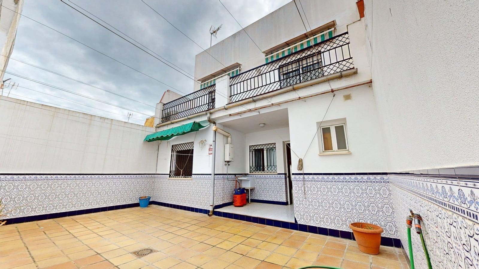 5 quarto Moradia em Banda para venda em Cordova cidade com garagem - 360 000 € (Ref: 9901498)