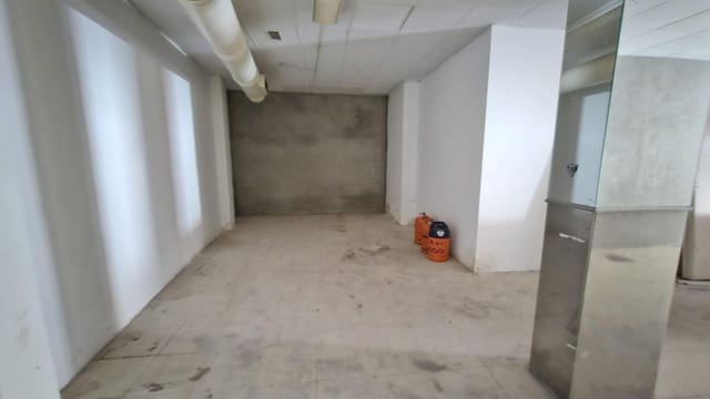 Commercial for sale in Sagunto, Córdoba city - € 99,000 (Ref: 9901499)