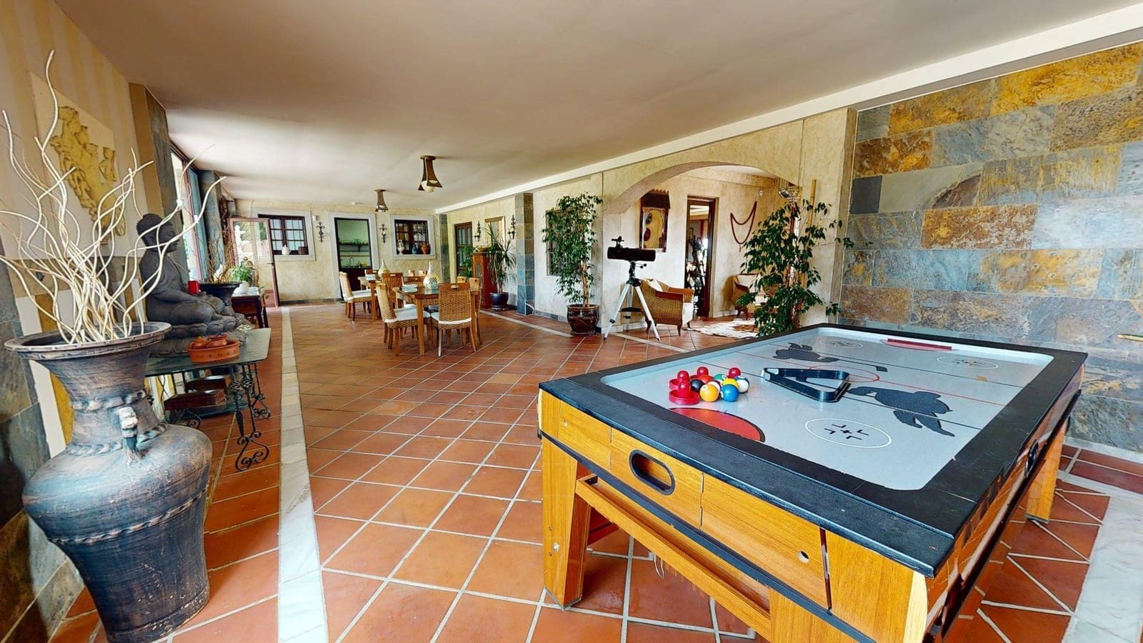 6 bedroom Villa for sale in Cordoba city with pool garage - € 900,000 (Ref: 9901500)
