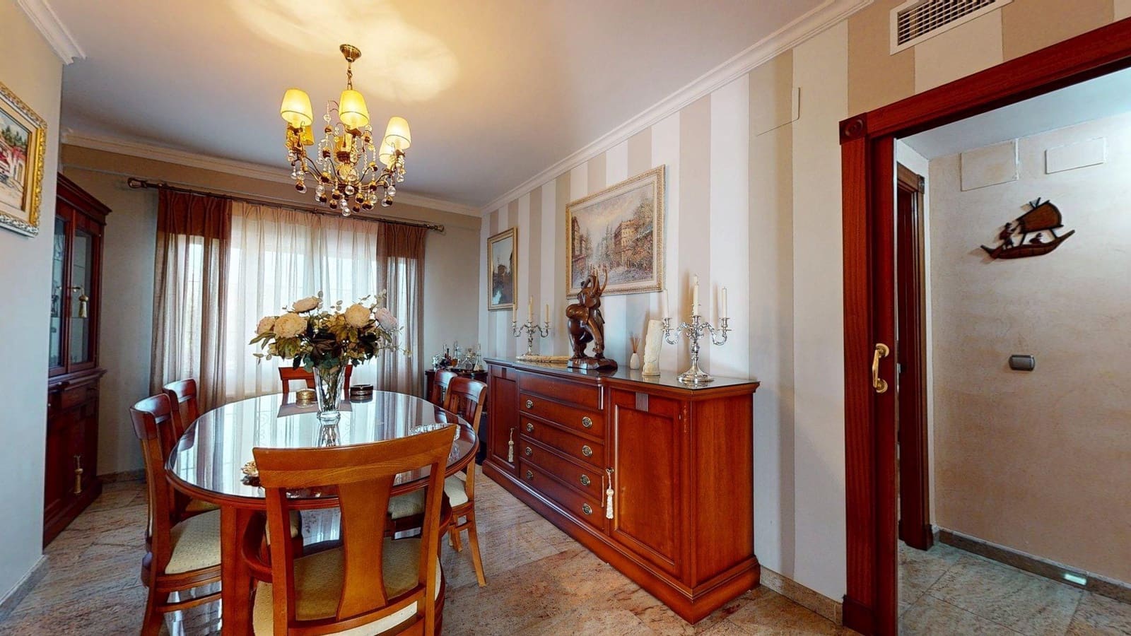 6 bedroom Villa for sale in Cordoba city with pool garage - € 900,000 (Ref: 9901500)