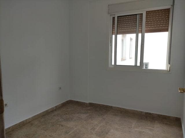 4 quarto Moradia em Banda para venda em Cordova cidade com garagem - 205 000 € (Ref: 9901501)