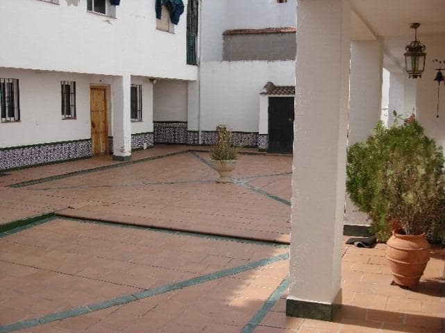 4 quarto Moradia em Banda para venda em Cordova cidade com garagem - 205 000 € (Ref: 9901501)
