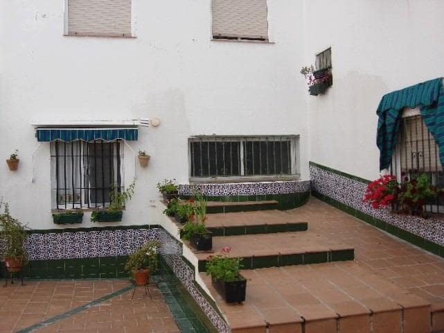 4 quarto Moradia em Banda para venda em Cordova cidade com garagem - 205 000 € (Ref: 9901501)