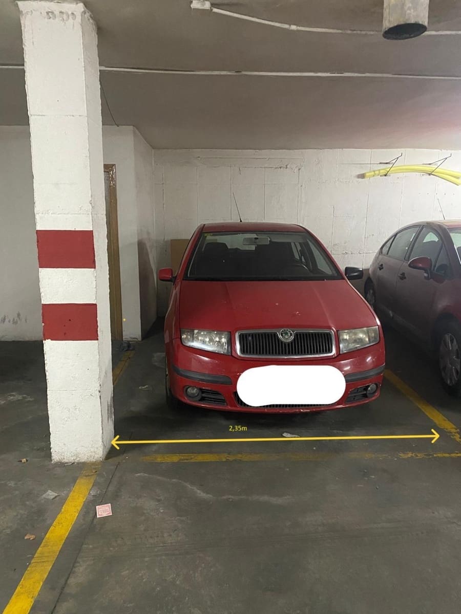 Garage til salg i Cordoba by - € 21.000 (Ref: 9901503)