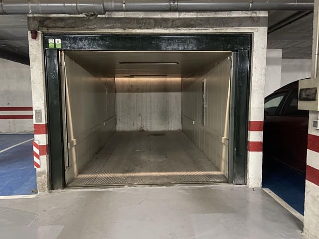 Garage for sale in Santa Marina, Córdoba city - € 15,900 (Ref: 9901504)