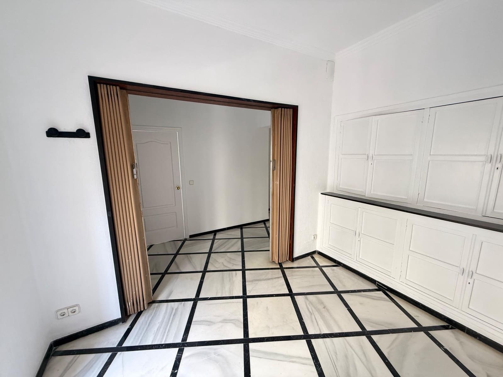 4 makuuhuone Toimisto vuokrattavana paikassa Cordoba kaupunki - 1 750 € (Ref: 9901505)