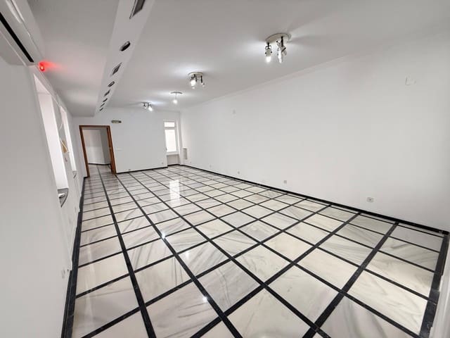 4 bedroom Office for rent in Centro, Córdoba city - € 1,750 (Ref: 9901505)