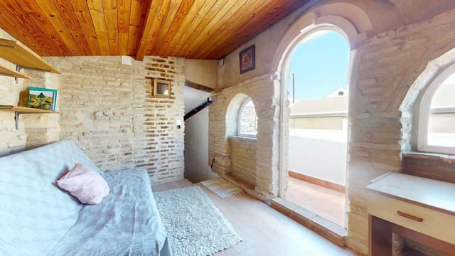 4 bedroom Townhouse for sale in Córdoba city - € 238,500 (Ref: 9901506)