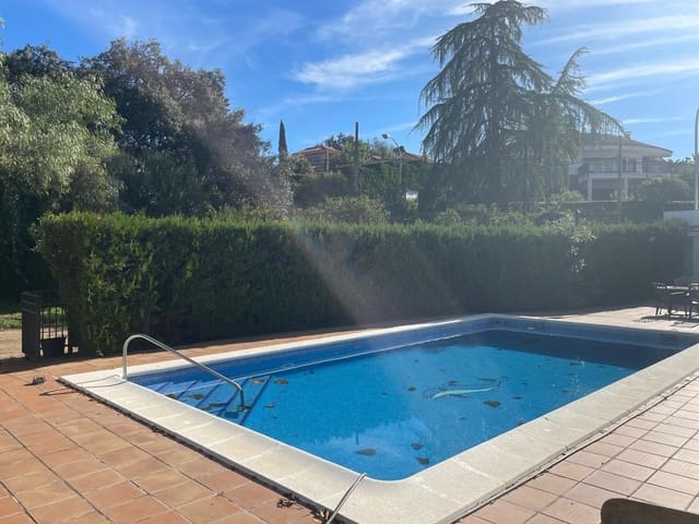 7 quarto Moradia para venda em Córdova cidade com piscina garagem - 465 000 € (Ref: 9901507)