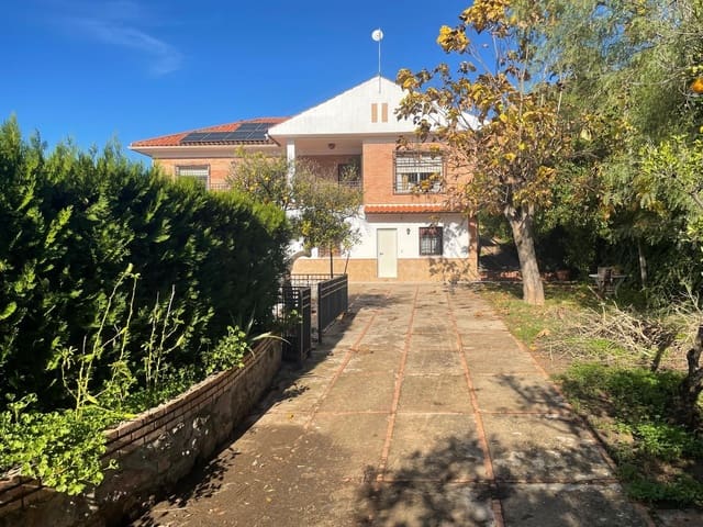 7 quarto Moradia para venda em Córdova cidade com piscina garagem - 465 000 € (Ref: 9901507)
